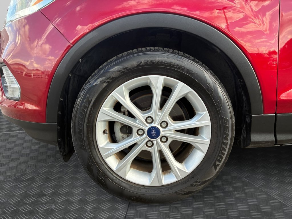 Used 2017 Ford Escape SE w/ Equipment Group 201A FWD image 22