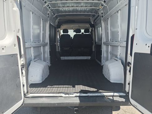 Used 2021 RAM ProMaster 2500 FWD image 4
