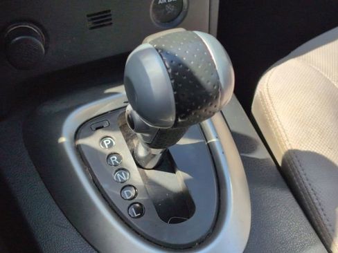 Used 2011 Nissan Rogue SV w/ Premium Pkg image 24