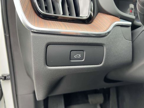 Used 2023 Volvo XC60 B5 Plus w/ Climate Package image 18