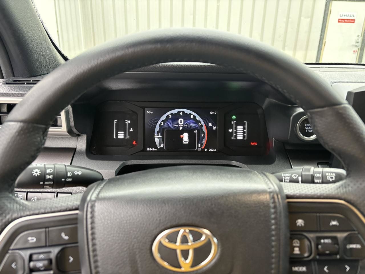 Used 2025 Toyota 4Runner SR5 AWD/4WD image 12