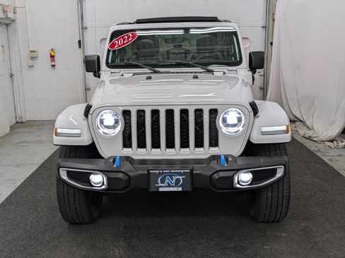 Used 2022 Jeep Wrangler Unlimited Sahara w/ Cold Weather Group image 32