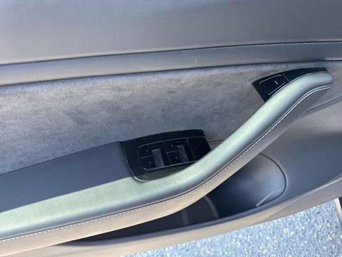 Used 2018 Tesla Model 3 Long Range AWD/4WD image 29