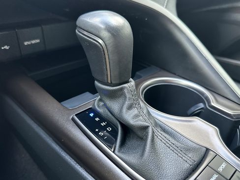 Used 2023 Toyota Camry SE image 20