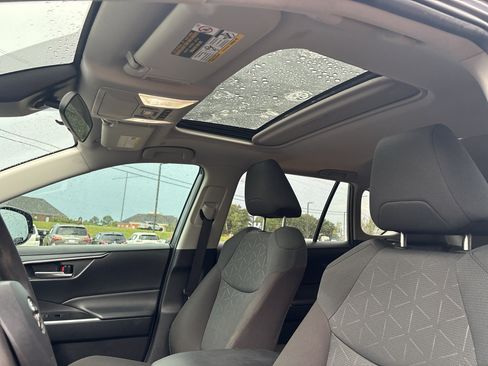 Used 2025 Toyota RAV4 XLE w/ Convenience Package FWD image 29