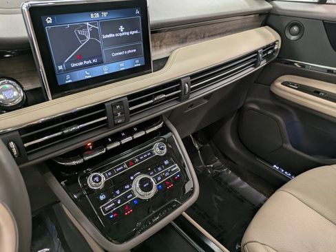 Used 2020 Lincoln Corsair Reserve w/ Equipment Group 201A image 11