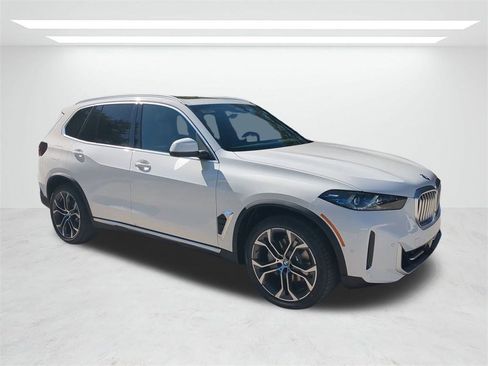 New 2026 BMW X5 sDrive40i w/ Parking Assistance Package image 2