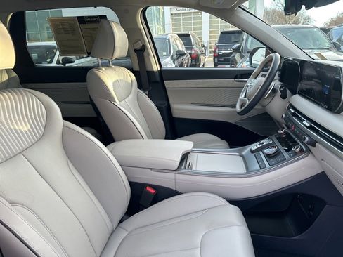 Used 2024 Hyundai Palisade Calligraphy image 31