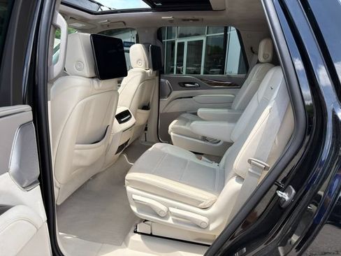 Used 2023 Cadillac Escalade Premium Luxury Platinum AWD/4WD image 16