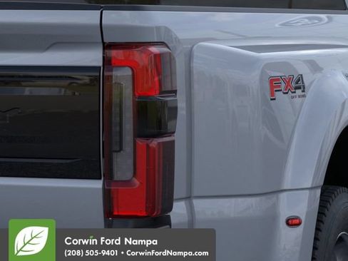 New 2026 Ford F450 Platinum w/ FX4 Off-Road Package AWD/4WD image 21