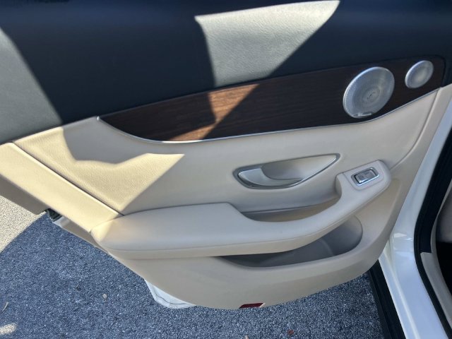 Used 2021 Mercedes-Benz GLC 300 4MATIC image 20