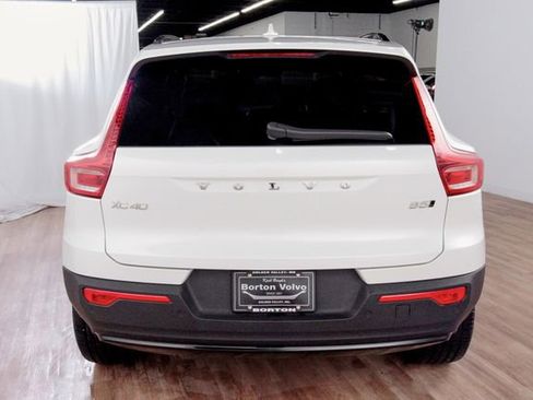Certified 2025 Volvo XC40 B5 Ultra w/ Protection Package Premier AWD/4WD image 4