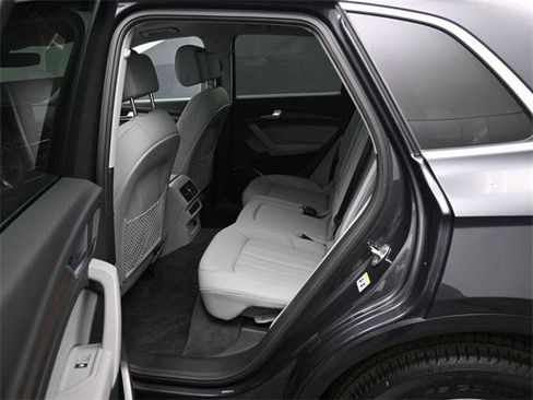 Used 2023 Audi Q5 2.0T Premium w/ Convenience Package image 29