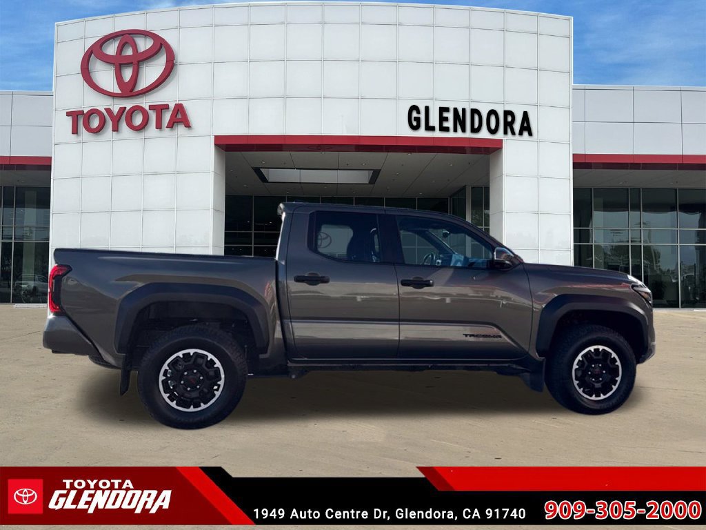 Used 2024 Toyota Tacoma TRD Off-Road w/ TRD Off Road Premium Package AWD/4WD image 12