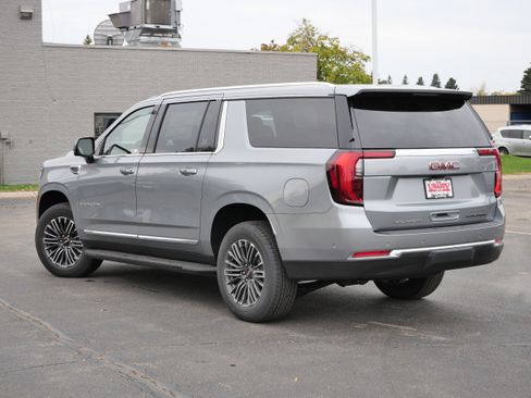 New 2026 GMC Yukon XL Elevation image 2