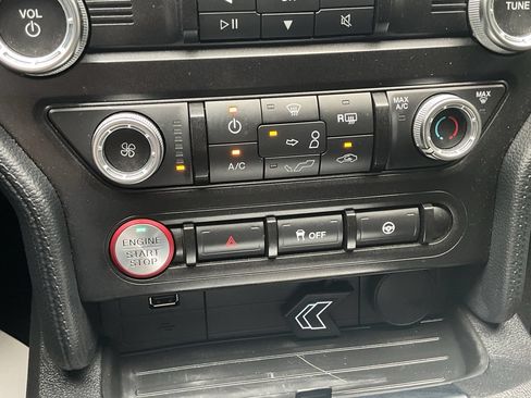 Used 2019 Ford Mustang GT RWD image 33