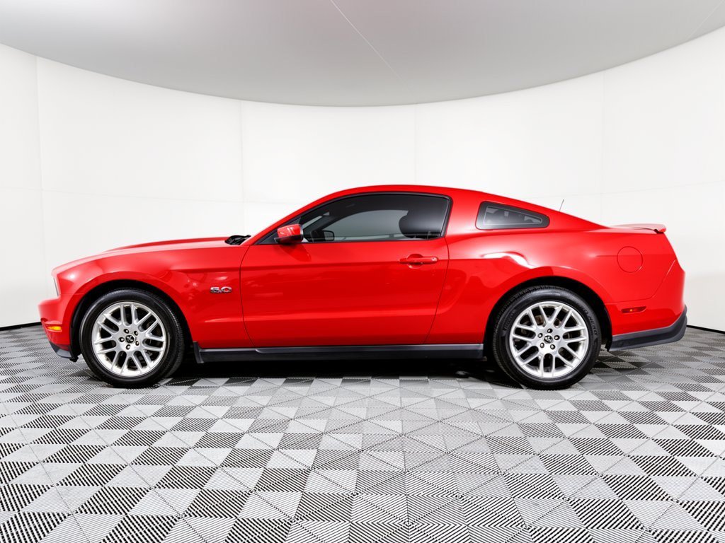 Used 2012 Ford Mustang GT Premium RWD image 2