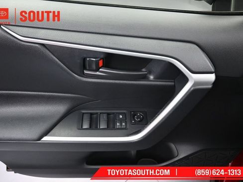 Used 2023 Toyota RAV4 LE AWD/4WD image 23
