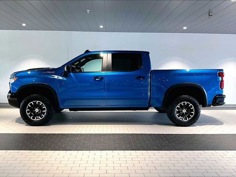 Used 2022 Chevrolet Silverado 1500 ZR2 w/ Technology Package AWD/4WD image 2
