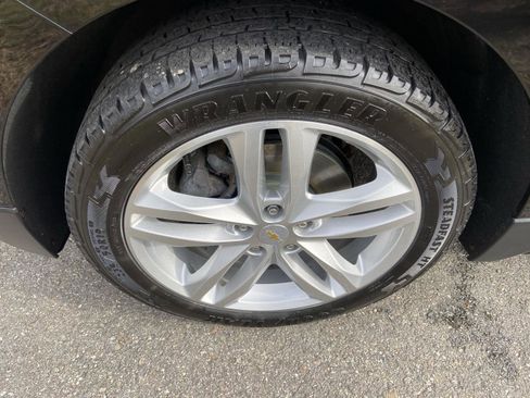 Used 2020 Chevrolet Equinox Premier image 9