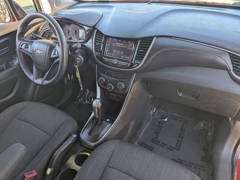 Used 2020 Chevrolet Trax LT image 10
