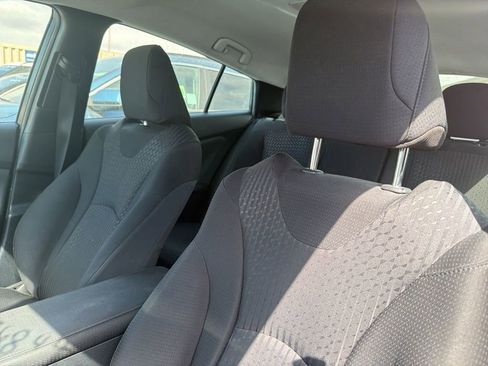 Used 2018 Toyota Prius Two w/ Prius Two Safety Plus Package FWD image 11