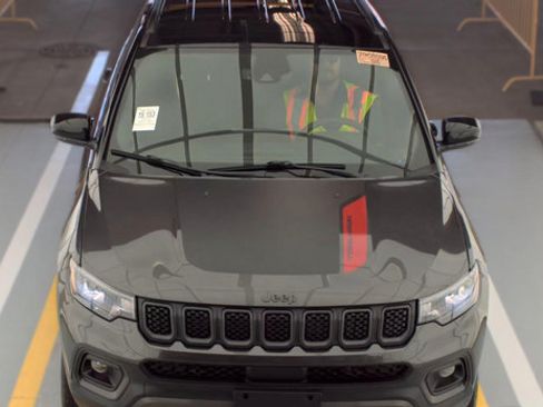 Used 2023 Jeep Compass Trailhawk AWD/4WD image 8