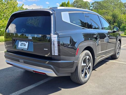 New 2026 Hyundai Ioniq 9 SE image 4