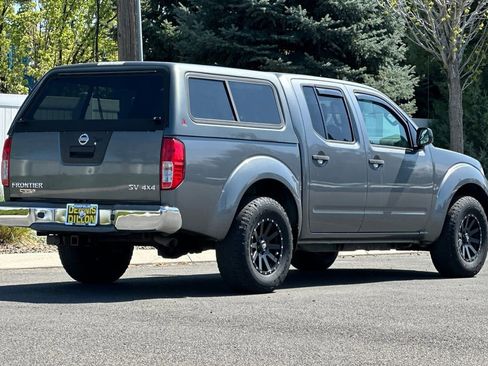 Used 2017 Nissan Frontier SV image 4
