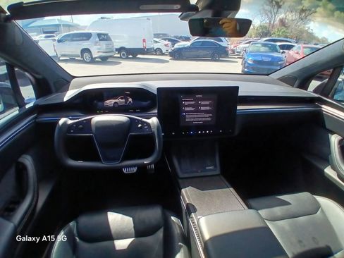 Used 2022 Tesla Model X Plaid image 27
