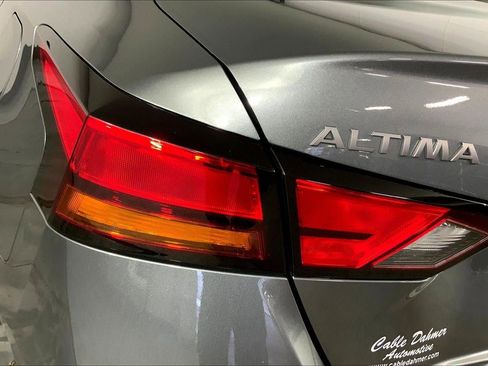 Used 2025 Nissan Altima 2.5 SV image 27