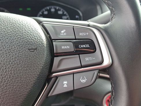 Used 2018 Honda Accord Touring image 19