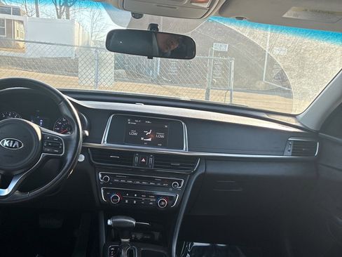 Used 2018 Kia Optima EX image 7