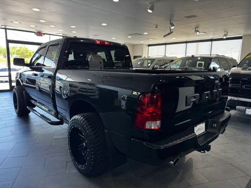 Used 2017 RAM 1500 Express AWD/4WD image 4