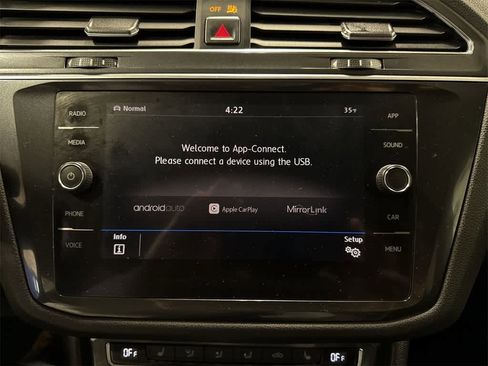 Used 2018 Volkswagen Tiguan SEL image 19