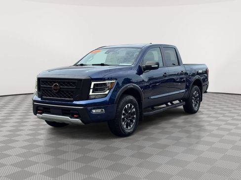 Used 2024 Nissan Titan PRO-4X w/ Pro-4x Convenience Package AWD/4WD image 3