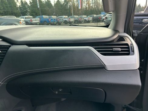 Used 2019 GMC Yukon SLT image 26