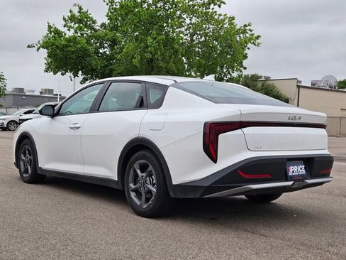 Used 2025 Kia K4 LXS image 7