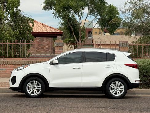 Used 2018 Kia Sportage LX w/ LX Popular Package FWD image 3
