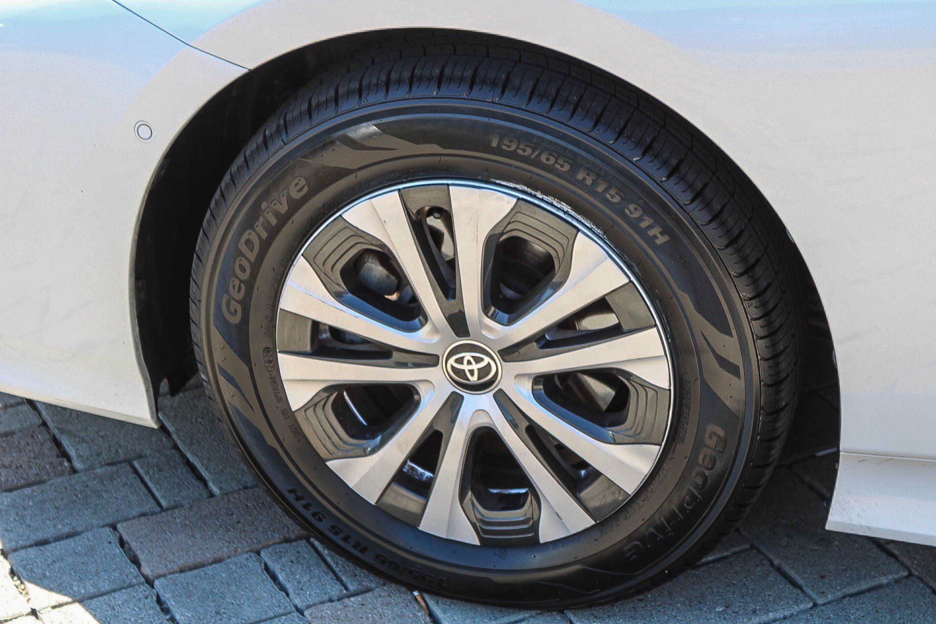 Certified 2021 Toyota Prius Prime Limited FWD image 13