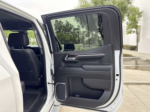 Used 2023 GMC Sierra 1500 SLT w/ SLT Premium Package AWD/4WD image 14