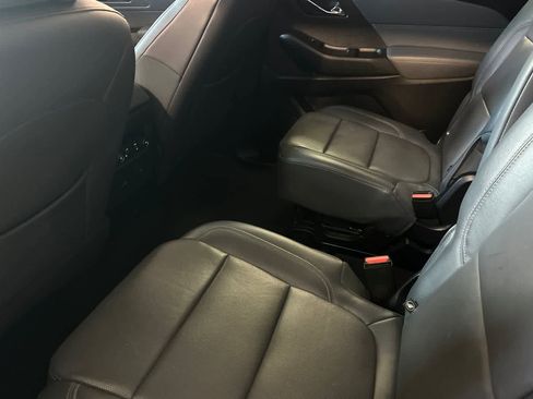 Used 2020 Chevrolet Traverse Premier FWD image 5