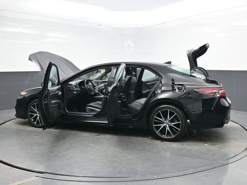 Used 2024 Toyota Camry SE image 43