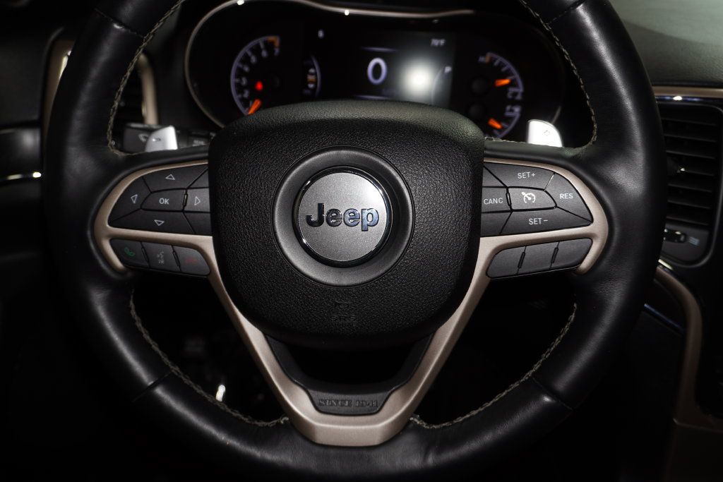 Used 2017 Jeep Grand Cherokee Limited AWD/4WD image 18