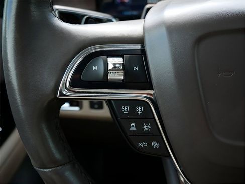 Used 2023 Lincoln Navigator Reserve image 19