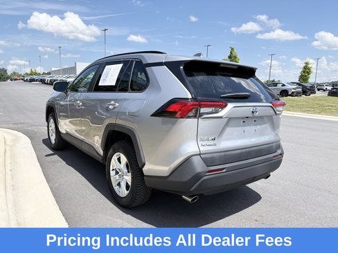 Used 2021 Toyota RAV4 XLE AWD/4WD image 6
