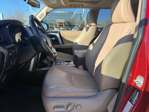 Used 2014 Toyota 4Runner Limited image 10