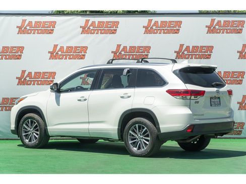 Used 2017 Toyota Highlander XLE FWD image 14