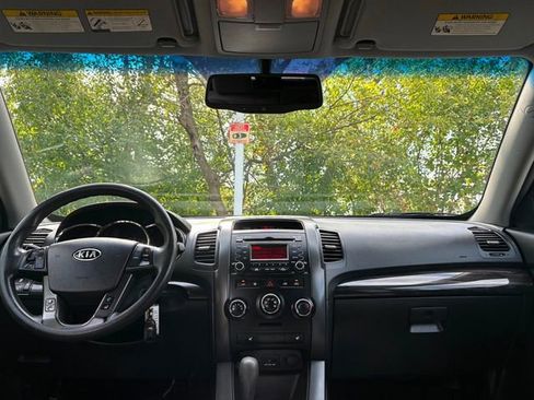 Used 2012 Kia Sorento LX w/ Convenience Pkg image 34