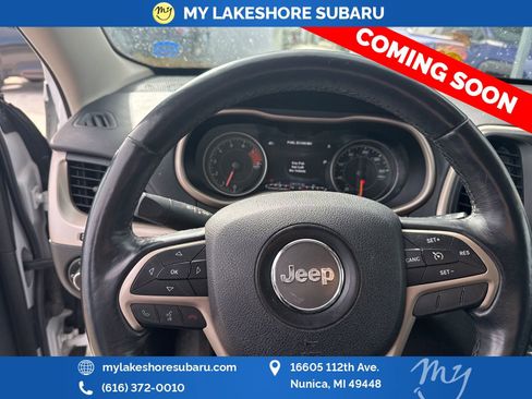 Used 2016 Jeep Cherokee Limited image 14